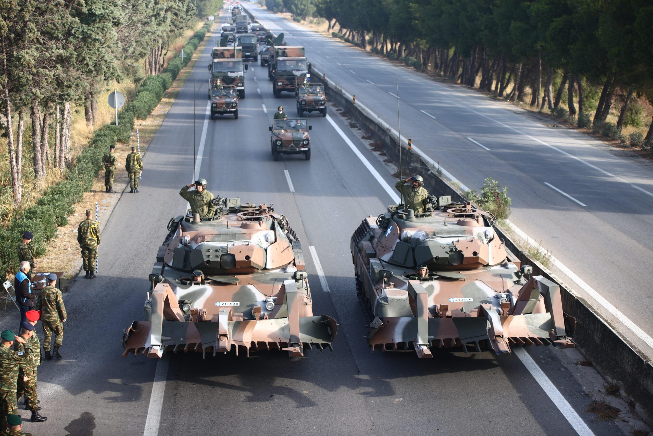 Θεσσαλονίκη: Εντυπωσιακή δοκιμαστική παρέλαση ενόψει 28ης Οκτωβρίου – Στρατιωτικά οχήματα στη Μουδανιών (ΦΩΤΟ)