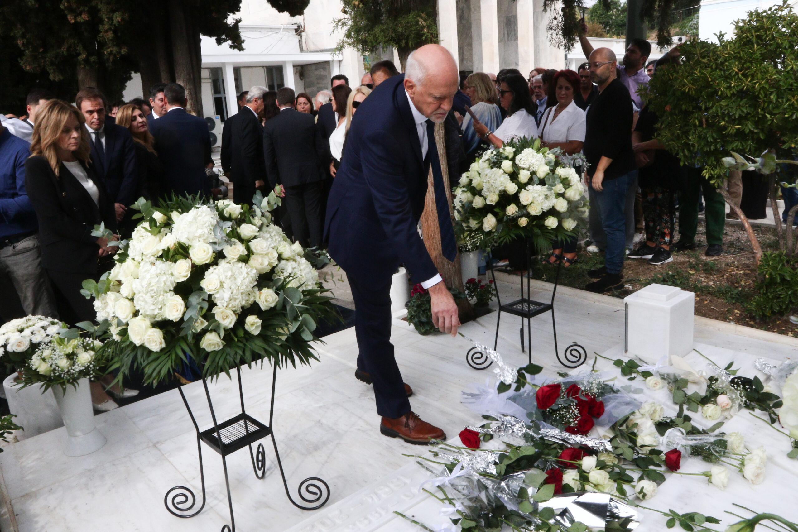 Τρισάγιο στη μνήμη της Φώφης Γεννηματά – Παρών ο Νίκος Ανδρουλάκης και ο Γιώργος Παπανδρέου