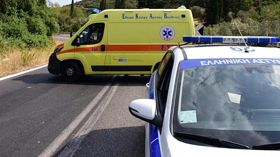 Ατύχημα στη Σταδίου: Σε κρίσιμη κατάσταση οδηγός μηχανής