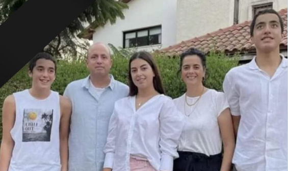 Ισραήλ: Πενταμελής οικογένεια ξεκληρίστηκε σφιχταγκαλιασμένη στο κρεβάτι της από τις επιθέσεις της Χαμάς