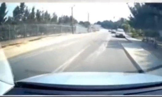 Συγκλονιστικό Βίντεο: Πατέρας αγωνίζεται να προστατέψει την κόρη του, εν μέσω πυροβολισμών της Χαμάς