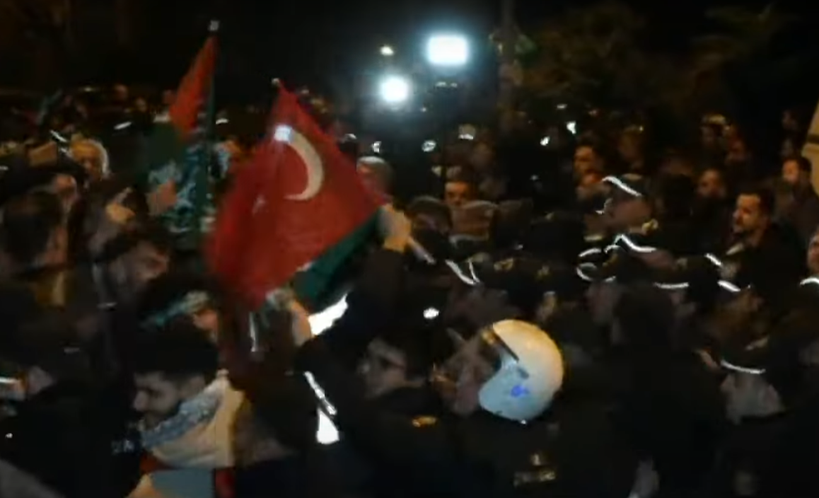 Επεισόδια στην Τουρκία μετά το χτύπημα στο νοσοκομείο της Γάζας: Προσπάθησαν να εισβάλουν στο προξενείο και την πρεσβεία του Ισραήλ