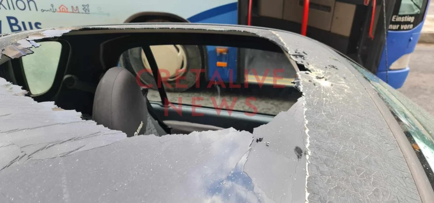 Ηράκλειο: Τμήμα μπαλκονιού έπεσε πάνω σε αυτοκίνητο