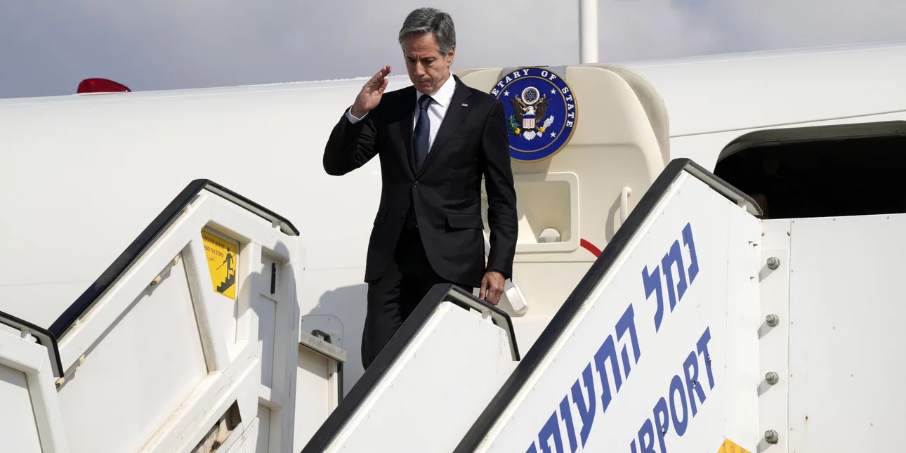 Ξαφνική επίσκεψη Μπλίνκεν στη Δυτική όχθη – Συναντήθηκε με τον Αμπάς