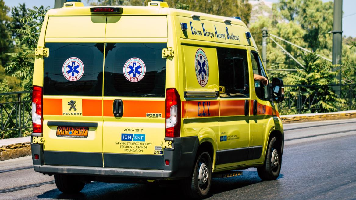 Εύβοια: Σοβαρό εργατικό ατύχημα για 24χρονο – Έπεσε πάνω του καυτή ύλη από σωλήνα που «έσκασε»