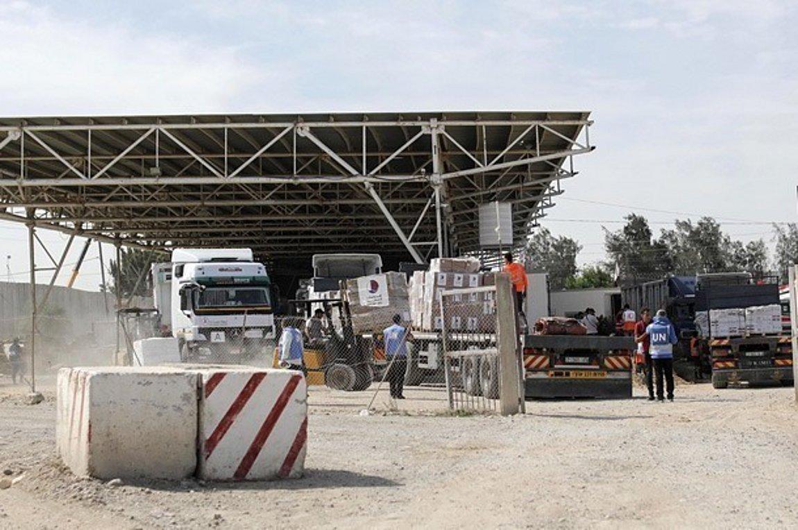 Αίγυπτος: «Ισραηλινά εμπόδια» στη διανομή βοήθειας στους Παλαιστίνιους της Γάζας