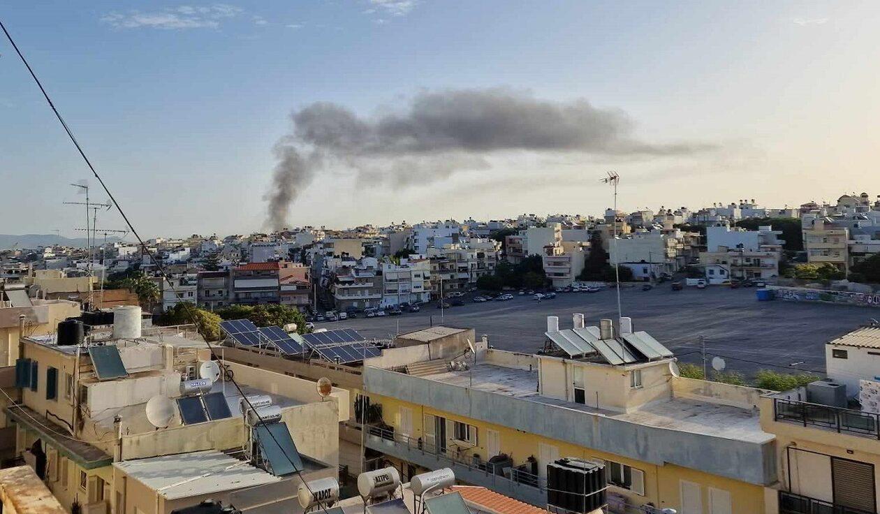 Ηράκλειο: Πυρκαγιά κοντά σε σχολείο στον Κατσαμπά