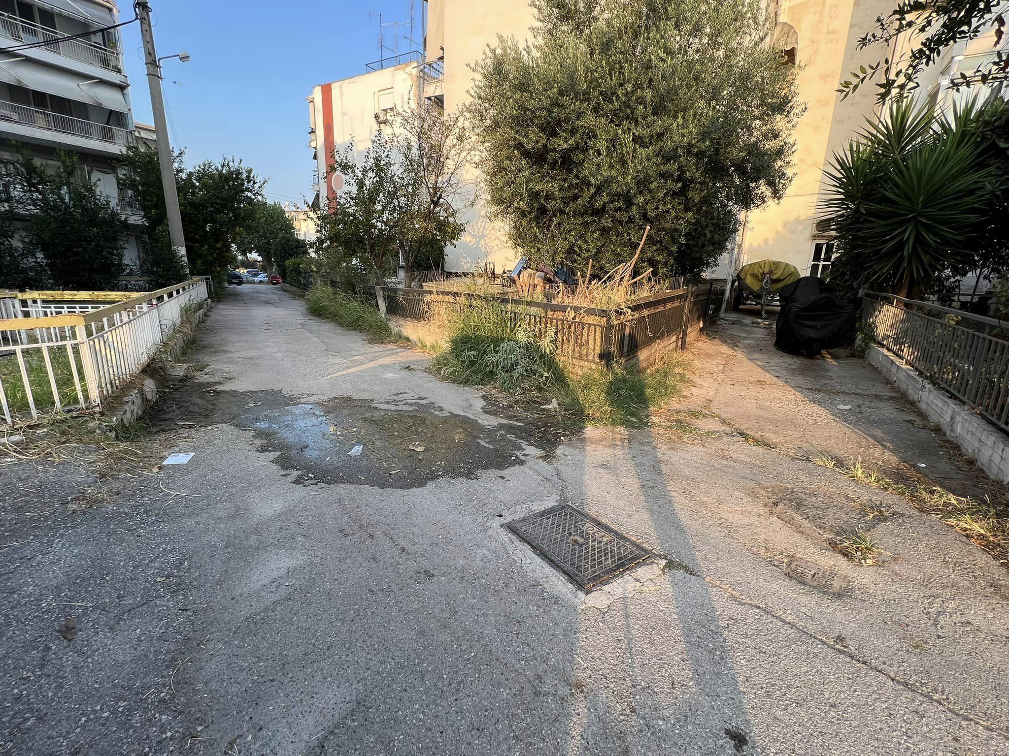 Καταγγελία πολίτη: «Υπάρχει διαρροή αποχέτευσης από τον Ιούνιο στην Καλαμαριά και δεν ασχολείται κανείς»