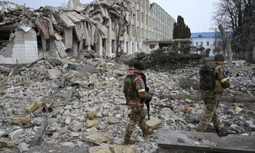 Συγκινητικό βίντεο με Ουκρανούς στρατιώτες να τραγουδούν χριστουγεννιάτικα τραγούδια από την πρώτη γραμμή