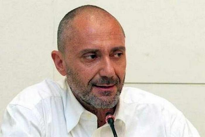 Γρηγόρης Βαλλιανάτος: «Για ρωτήστε ποιος ήμουν εκείνα τα χρόνια… μια τελευταία αδερφή»