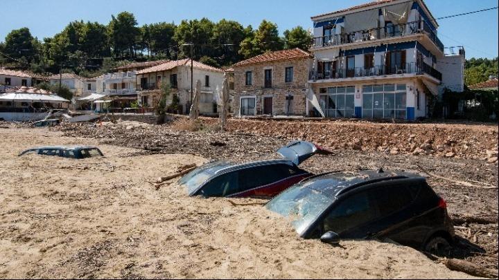 Ξεκίνησε η δύσκολη αποκατάσταση του παραλιακού μετώπου της Μαγνησίας