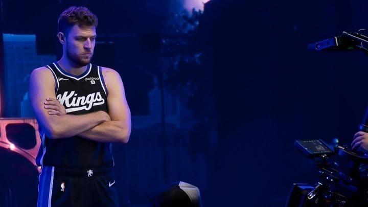 Μάικ Μπράουν: «Δεν ξέρω ακόμη αν θα είναι στο rotation ο Βεζένκοφ»