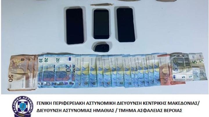 Χαλκηδόνα: Μετέφεραν με ταξί δύο κιλά ηρωίνης