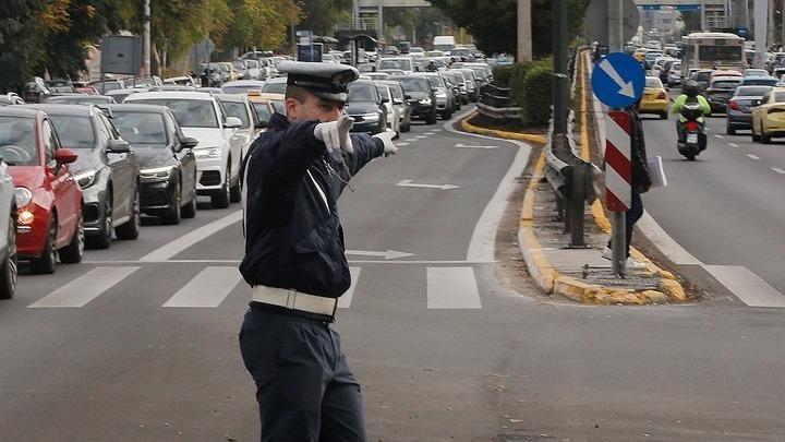 Αθήνα: 75χρονος παραβίασε όλο τον ΚΟΚ οδηγώντας επικίνδυνα – Του επιβλήθηκε 12.560 ευρώ πρόστιμο