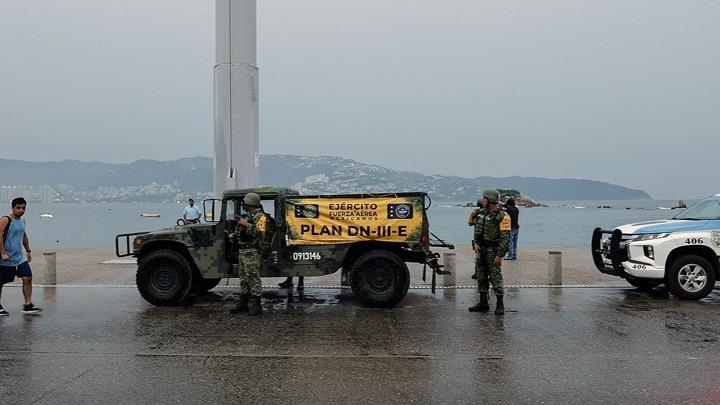Στη δυτική ακτή του Μεξικού ο τυφώνας Ότις πλησιάζει απειλητικά την Ακαπούλκο