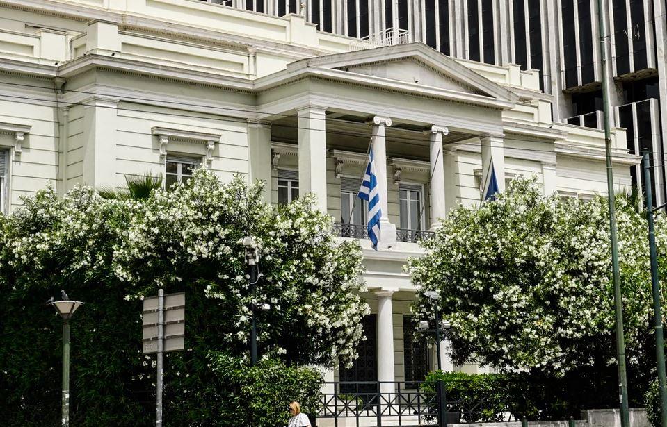 ΥΠΕΞ: Επαναπατρίζουμε άμεσα 81 Έλληνες – Προσπάθειες για τους άλλους 68 από Ισραήλ και Παλαιστίνη
