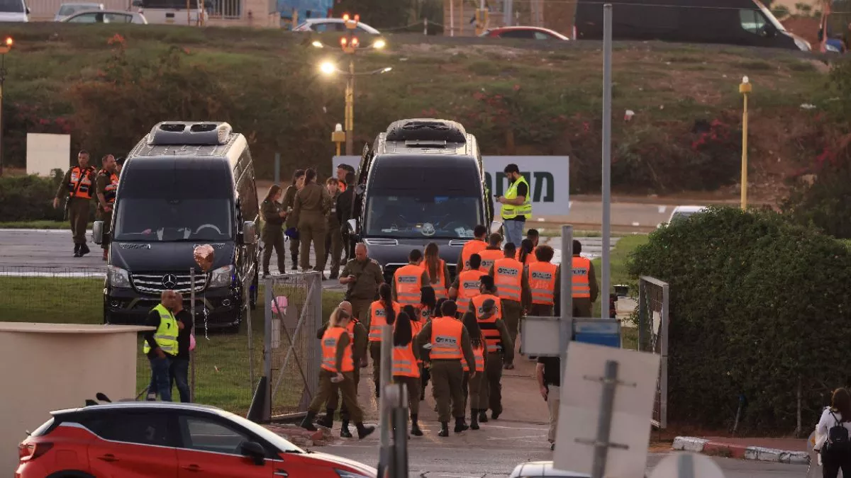 Χαμάς: Ελεύθερες δύο ακόμη όμηροι – Ακολουθεί η απελευθέρωση 30 Παλαιστινίων