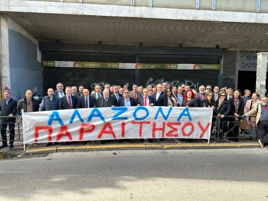 Παραίτηση Τσακλόγλου ζητούν οι δικηγόροι παρά την συγνώμη του
