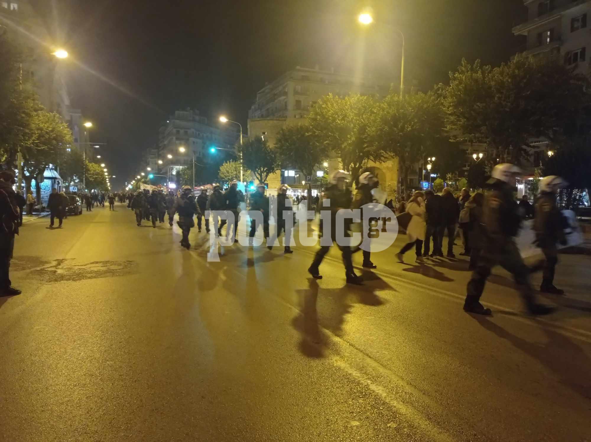 Θεσσαλονίκη: Πέντε προσαγωγές για τα επεισόδια μετά την πορεία για την επέτειο του  Πολυτεχνείου (ΒΙΝΤΕΟ & ΦΩΤΟ)