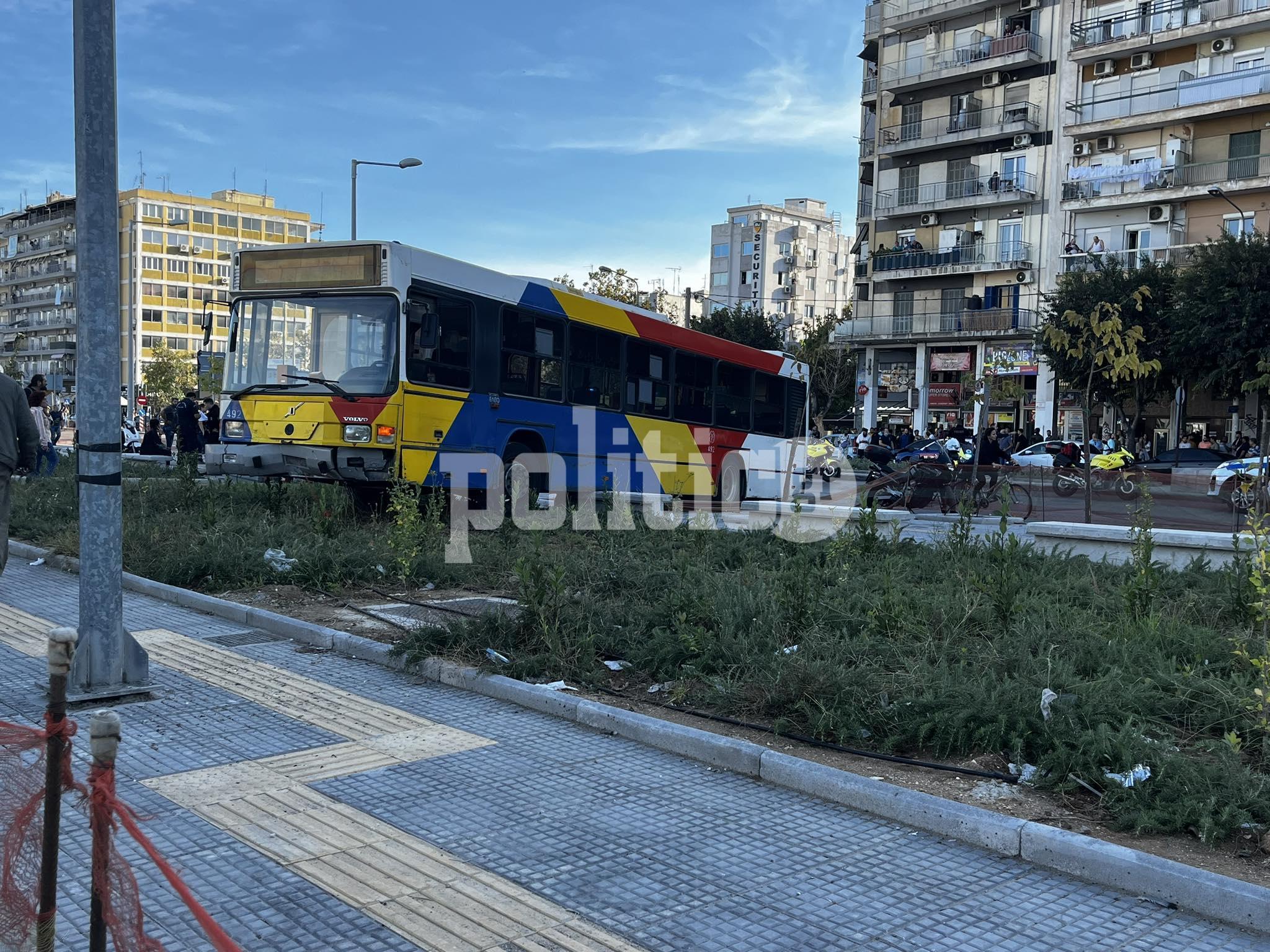 Θεσσαλονίκη: Λεωφορείο συγκρούστηκε με μηχανή – Νεκρή η οδηγός της μηχανής (ΦΩΤΟ – ΒΙΝΤΕΟ)