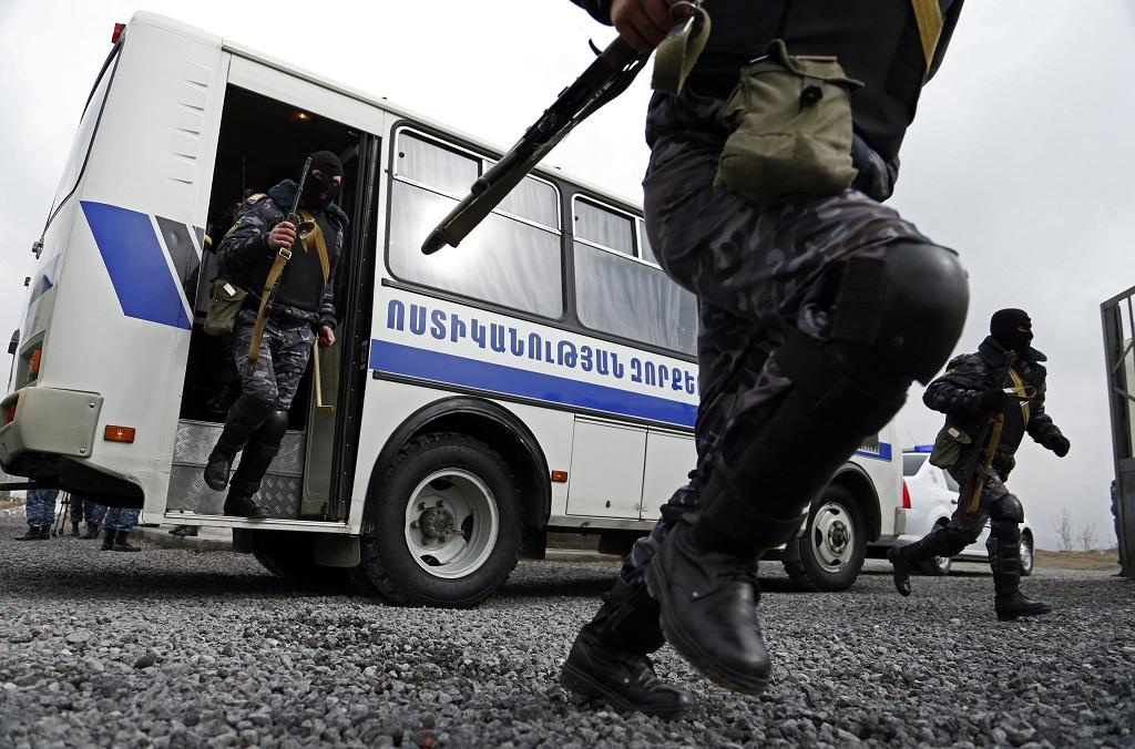 Αρμενία: Ένοπλοι επιτέθηκαν σε αστυνομικό τμήμα στο Γερεβάν