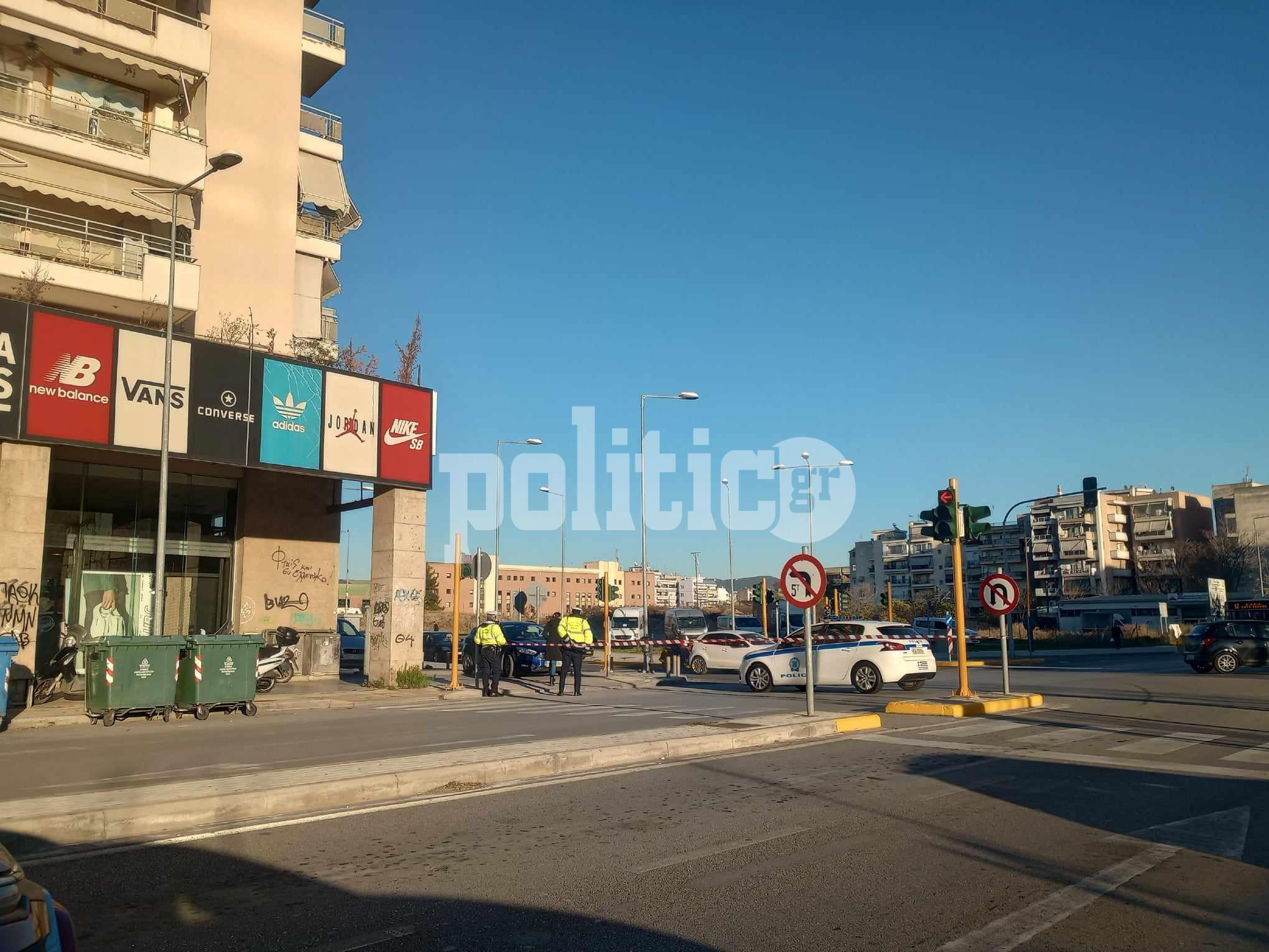 Θεσσαλονίκη: Κλειστή η Μοναστηρίου με κατεύθυνση προς δυτικά – Γέμισε λάδια το οδόστρωμα