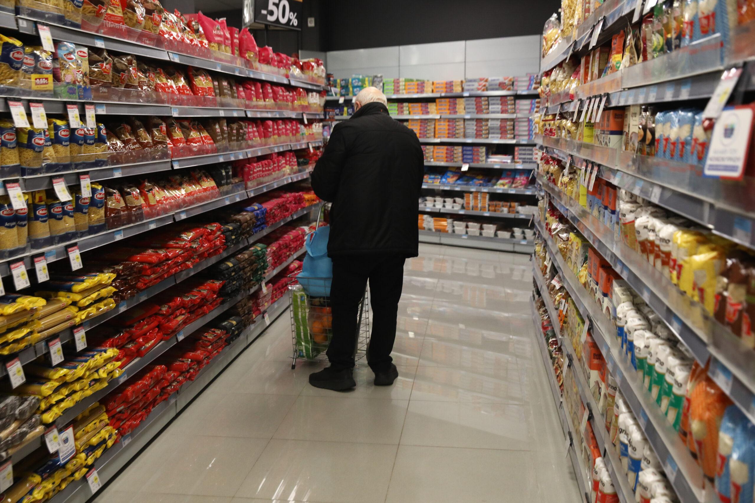 Διατηρούνται οι προσφορές «1+1» στα σούπερ μάρκετ – Πολλές αντιδράσεις για τις δηλώσεις Σκρέκα