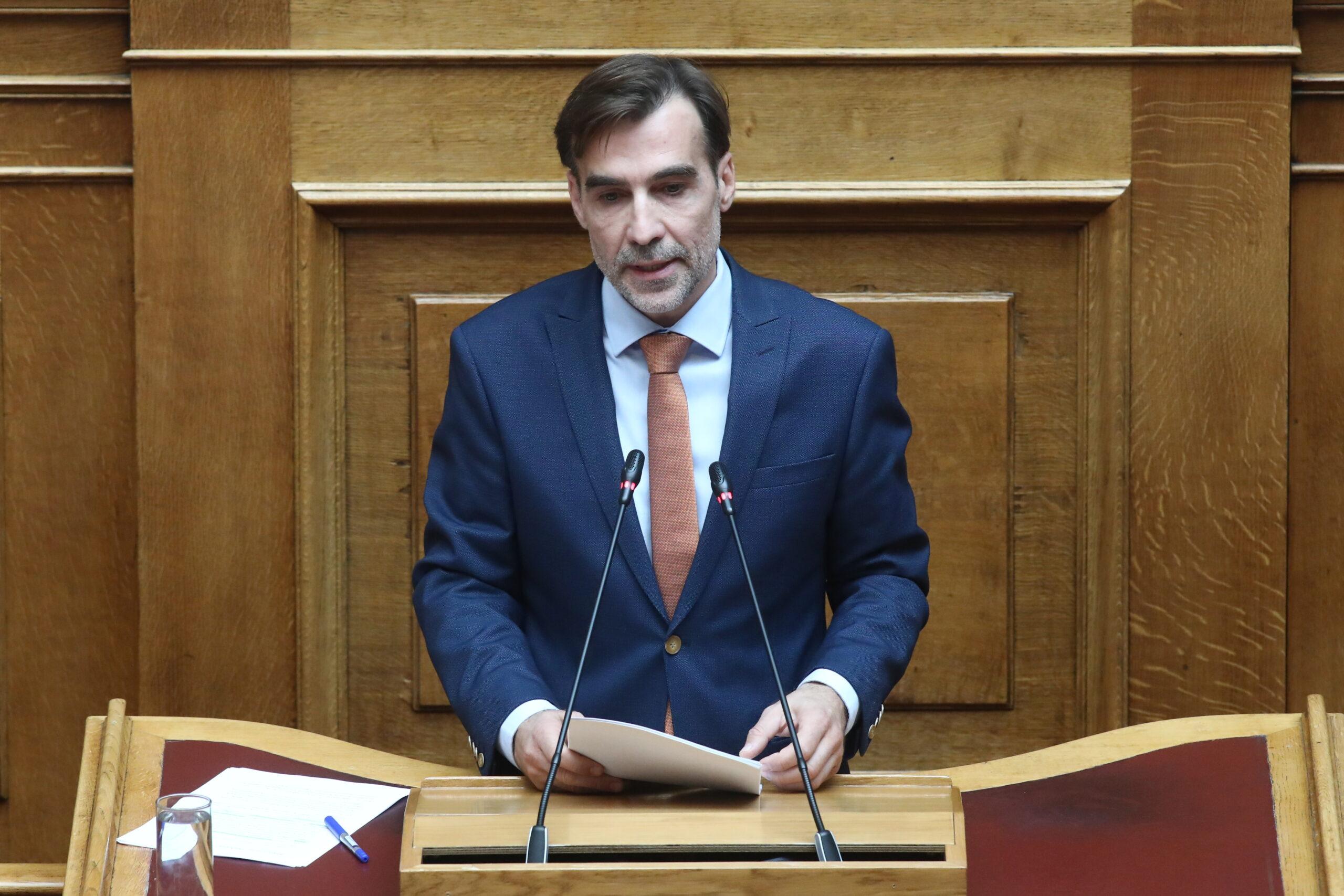 Ζ. Κωνσταντοπούλου: Ο Μιχ. Χουρδάκης δεν παραδίδει τη βουλευτική έδρα