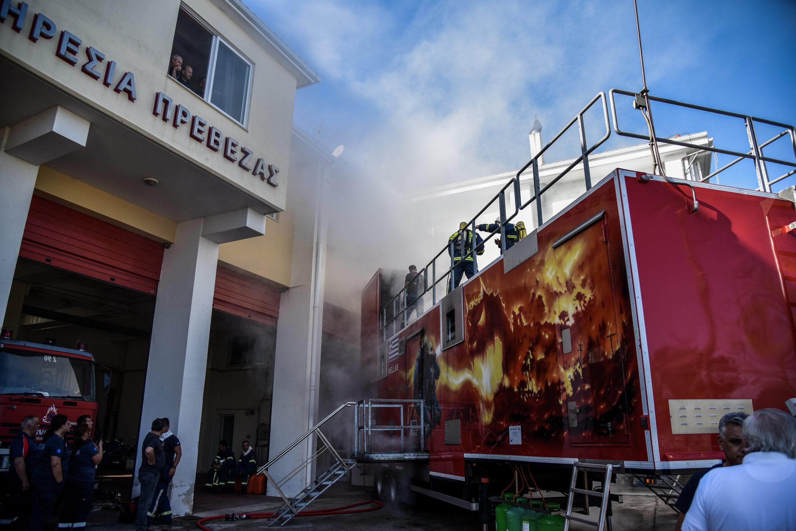 Αττική: Ξέσπασε φωτιά σε μεζονέτα