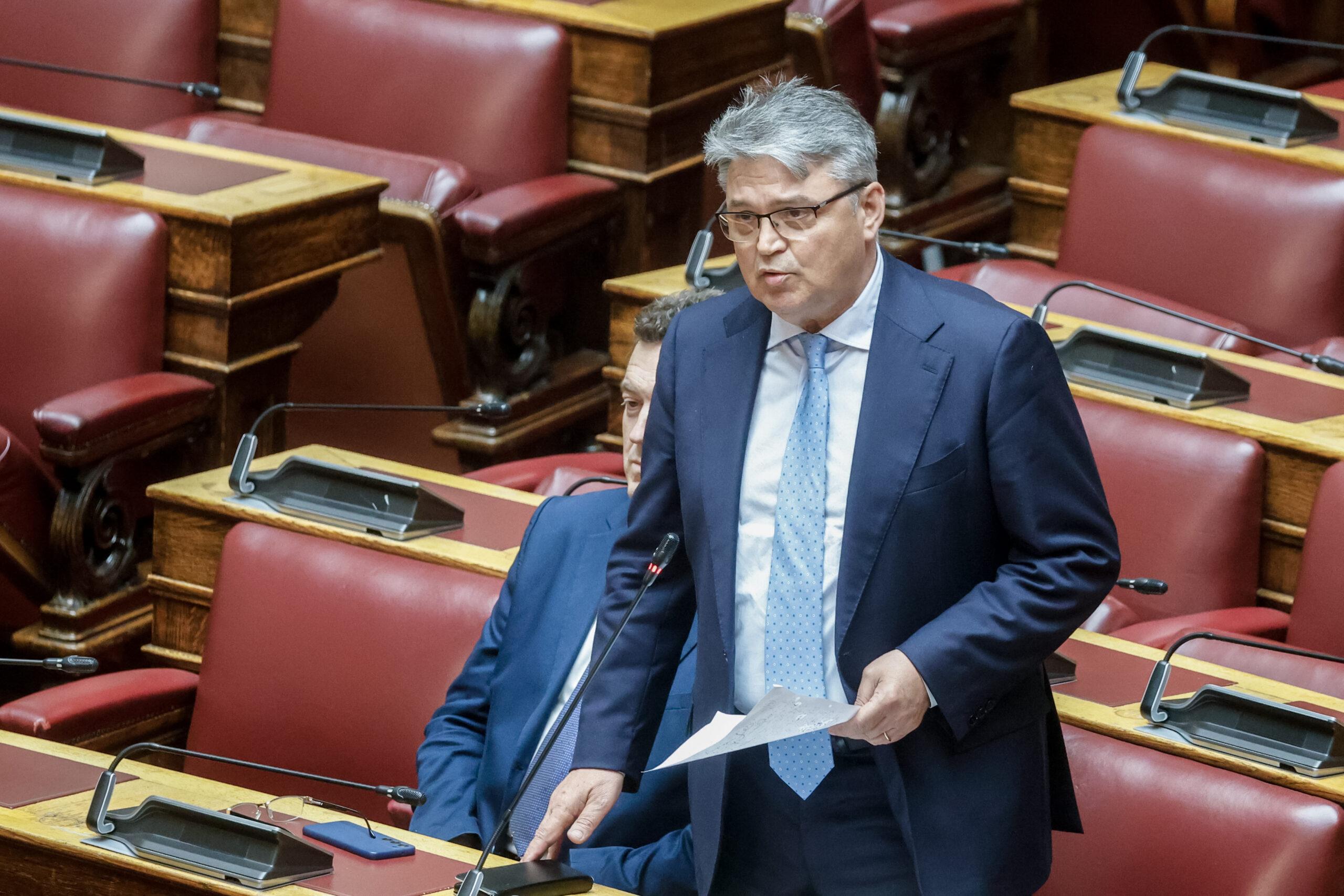 Η Νίκη κατήγγειλε σειρές και θεατρικές παραστάσεις στο ΕΣΡ – Στο στόχαστρο η τραπ και τα ζώδια