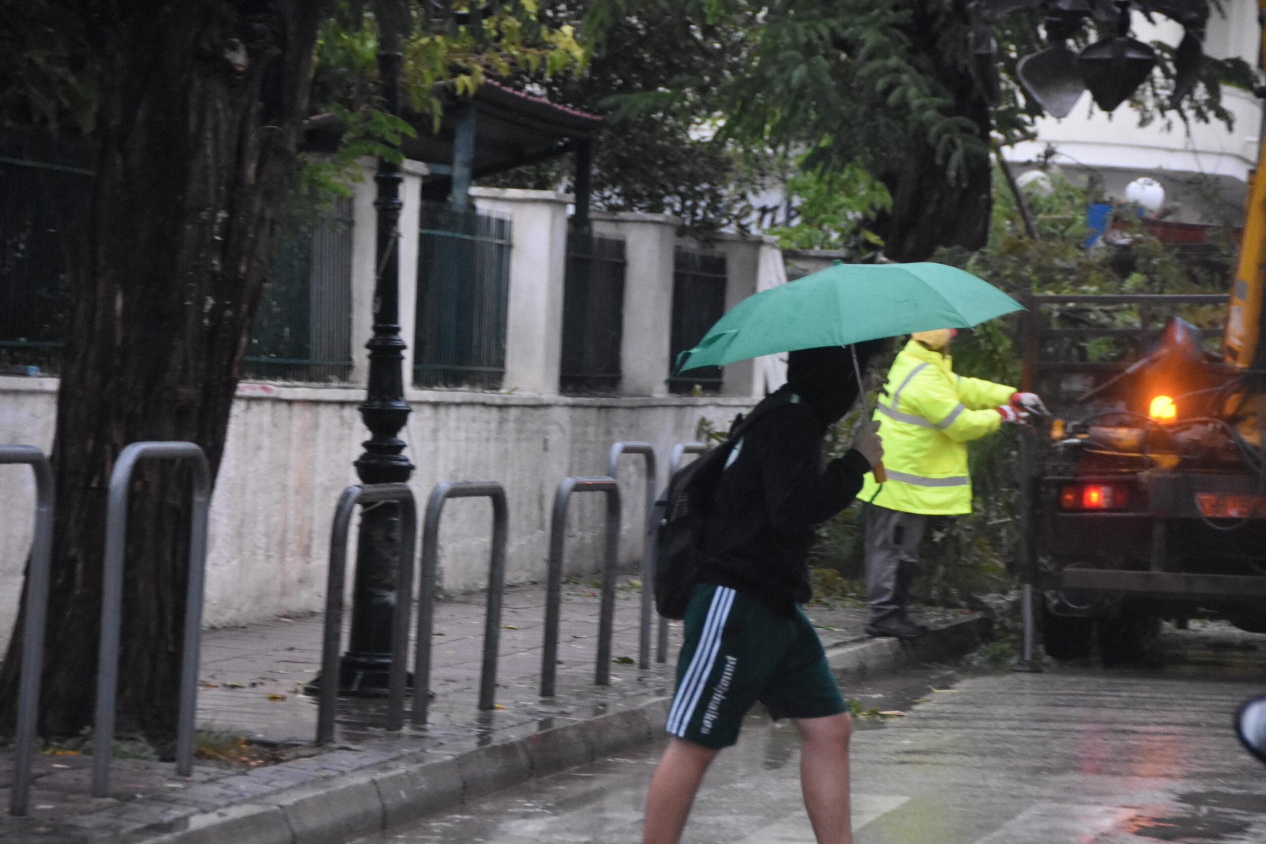 Καιρός: Κακοκαιρία από την Τρίτη μέχρι την Παρασκευή – Βροχές και καταιγίδες σε πολλές περιοχές της χώρας (ΒΙΝΤΕΟ)