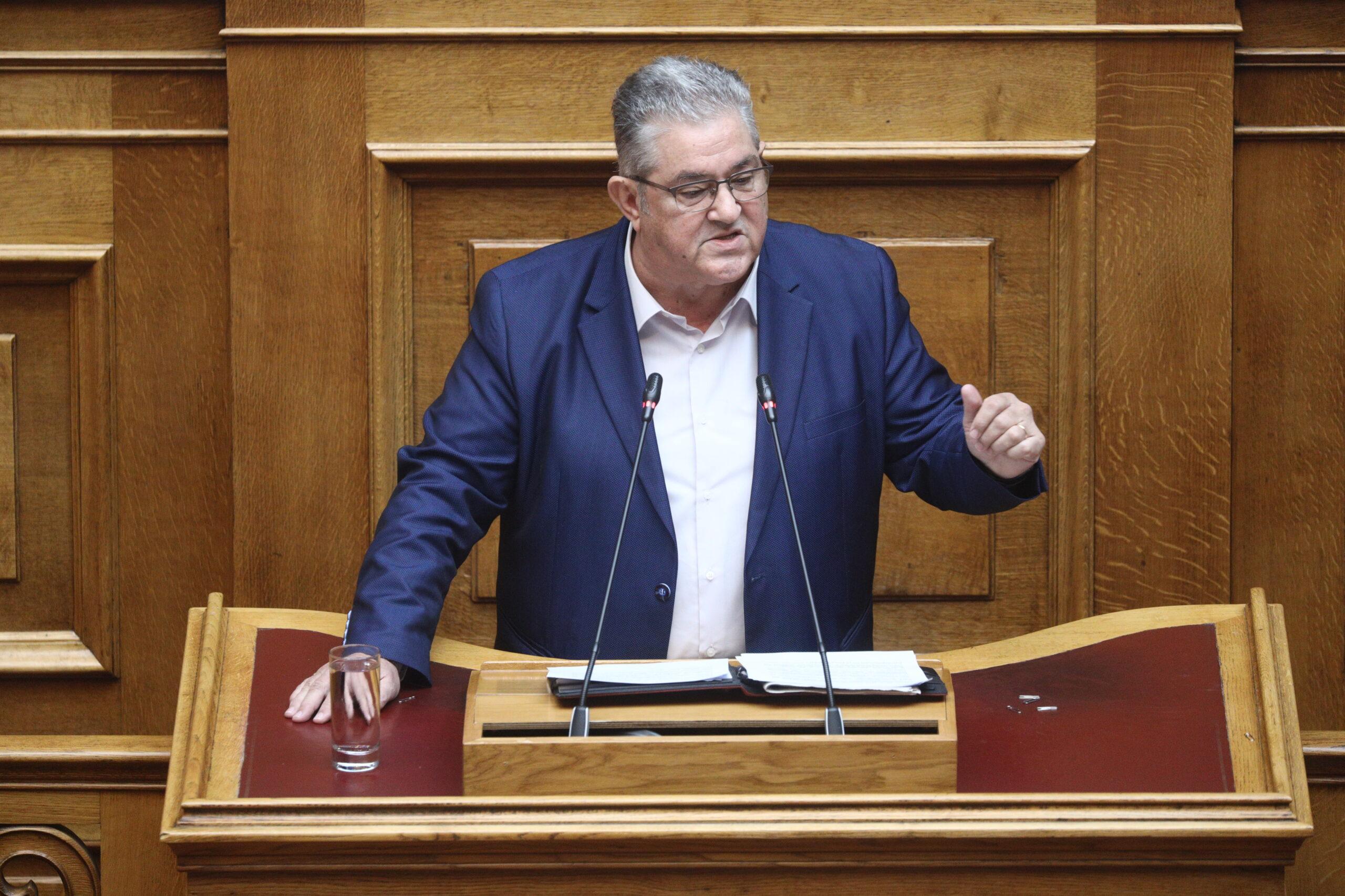 Κουτσούμπας στην συζήτηση για την Εξεταστική Επιτροπή: «Το ΚΚΕ θα κάνει ό,τι περνάει από το χέρι του για να μην ξεχαστεί το έγκλημα των Τεμπών»