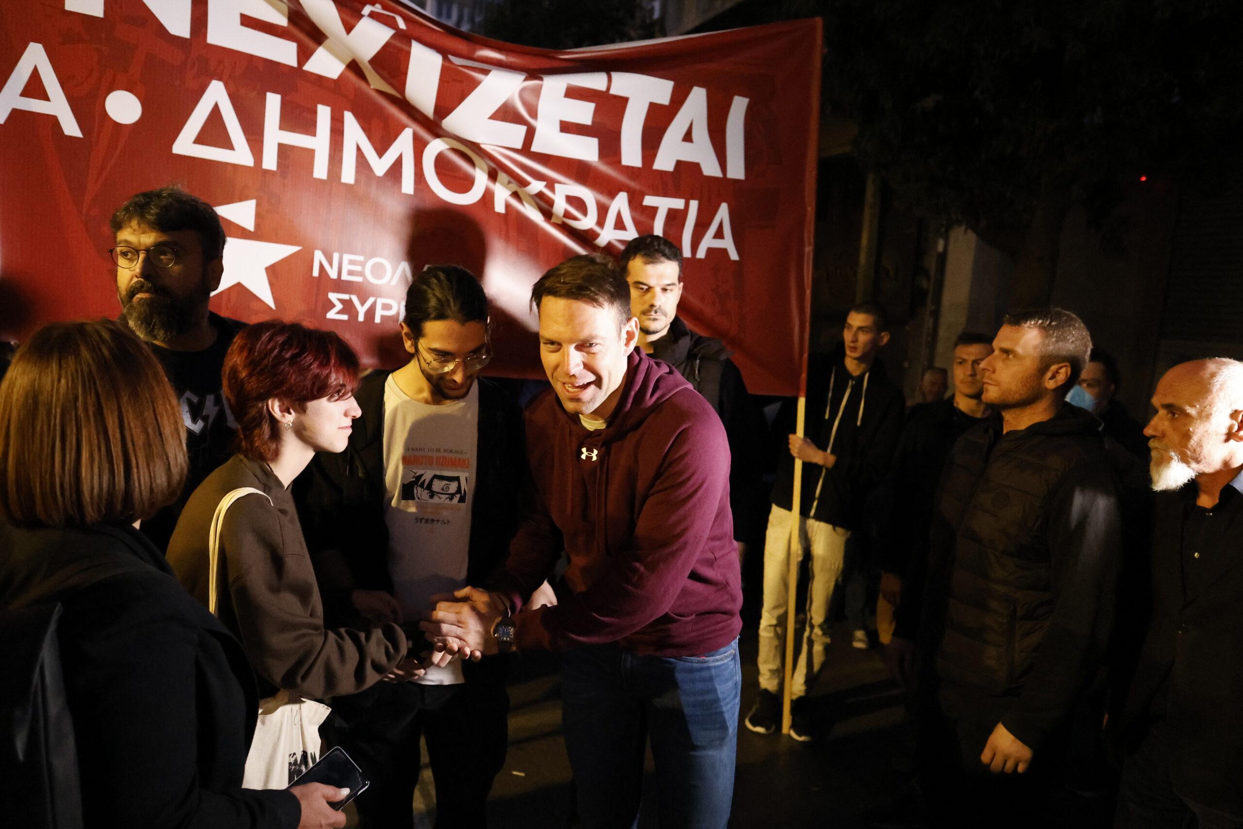 Ο Στέφανος Κασσελάκης απαντάει γιατί έφυγε νωρίτερα από την πορεία για το Πολυτεχνείο