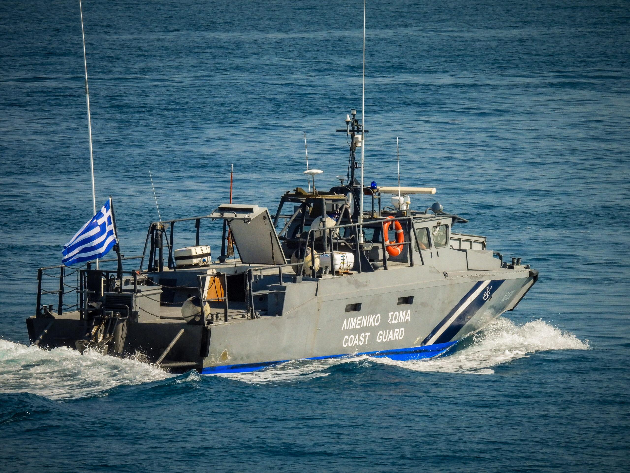 Ναυάγιο στη Λέσβο: Νεκρός εντοπίστηκε ένας ναυτικός – Συνεχίζονται οι έρευνες