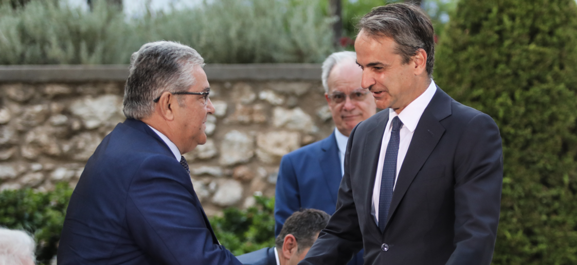 Πως ερμηνεύεται η σύμπλευση ΝΔ-ΚΚΕ για τα Τέμπη και το γύρισμα της πλάτης στο ΠΑΣΟΚ