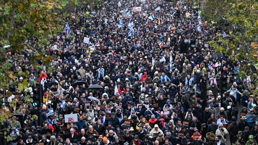 Βρετανία: Μεγάλη πορεία κατά του αντισημιτισμού στο Λονδίνο