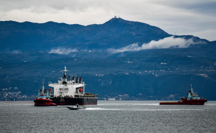 Πάτμος: Παραμένει στο λιμάνι της Λέρου φορτηγό πλοίο λόγω μηχανικής βλάβη