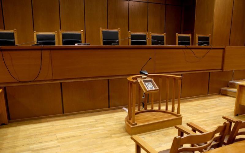 Ρόδος: Δικάζεται 34χρονος που τραυμάτισε με αεροβόλο όπλο τη μητέρα του