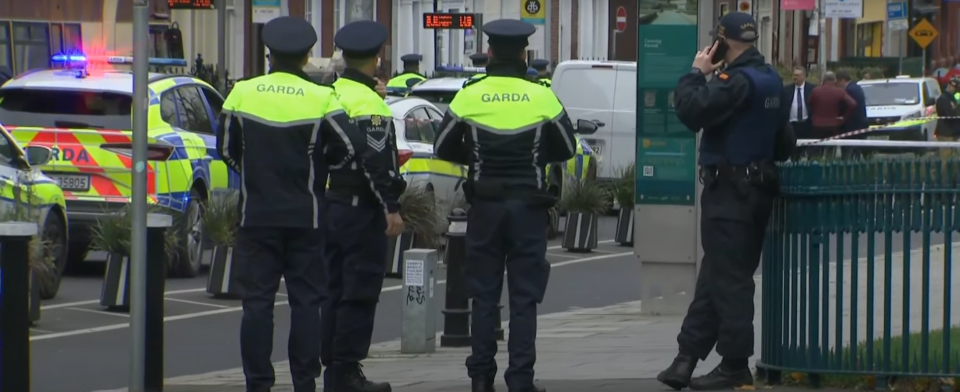 Ιρλανδία: Επίθεση με μαχαίρι έξω από σχολείο στο Δουβλίνο – Τραυματίστηκαν και παιδιά