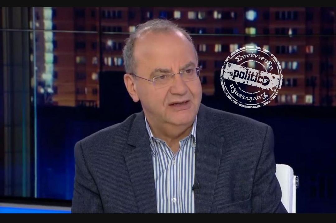 Δημήτρης Στρατούλης στην POLITIC: «Παρακολουθούμε το τελευταίο στάδιο της συστημικής μετάλλαξης του ΣΥΡΙΖΑ»