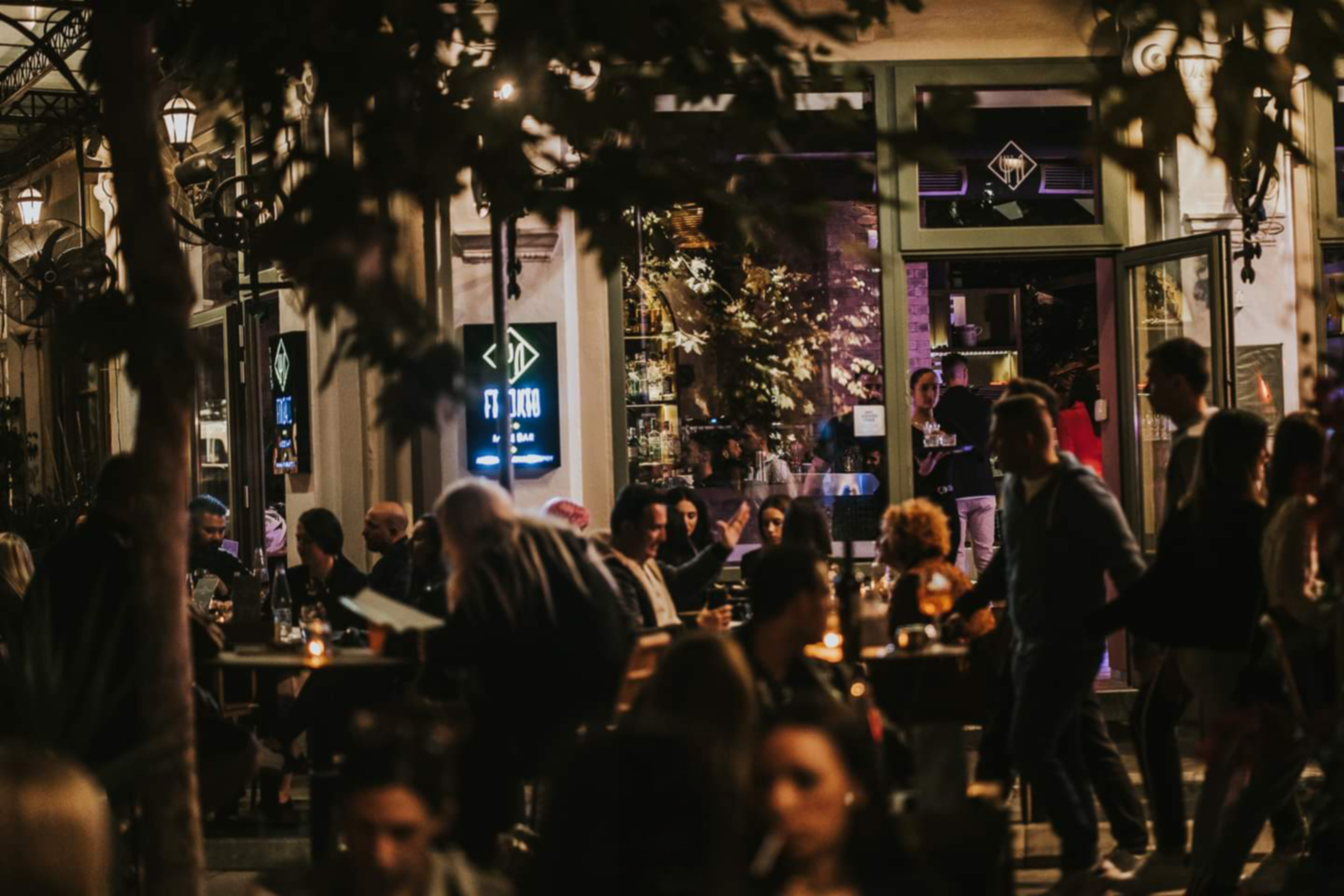 Finokio Meze Bar: Εκλεπτυσμένα μεζεδάκια, φινετσάτα αποστάγματα και cozy ατμόσφαιρα