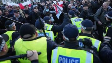 Λονδίνο: Διώξεις σε 7 άτομα για επεισόδια μεταξύ ακροδεξιών και φιλοπαλαιστίνιων διαδηλωτών
