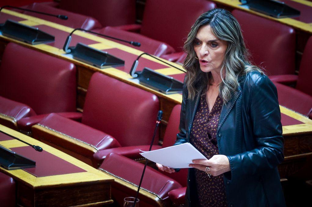 Πέρκα: «Άκομψη η διαγραφή μου, ήξεραν ότι εγώ και ο Τσακαλώτος θα ανεξαρτητοποιηθούμε»