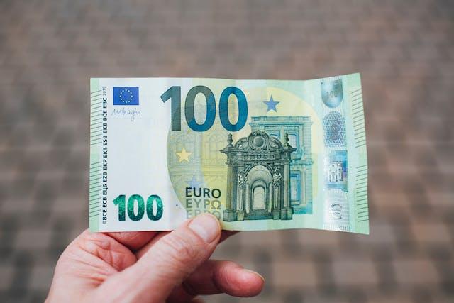 Την Παρασκευή οι πληρωμές αποζημίωσης σε εργαζόμενους πυρόπληκτων και πλημμυροπαθών επιχειρήσεων