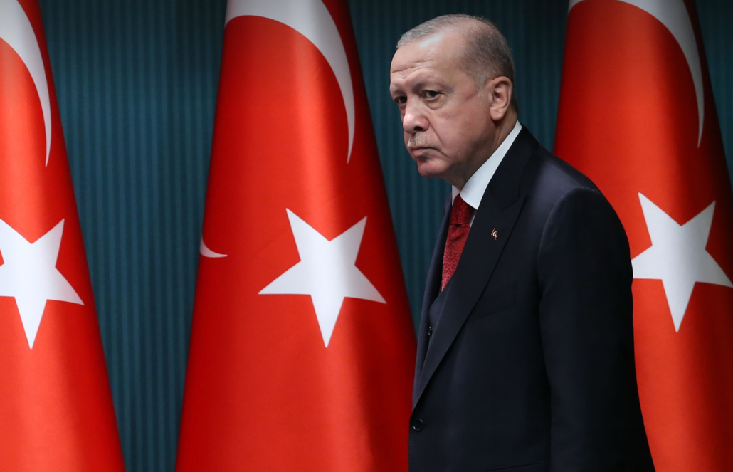 Viral το βίντεο με τον Ερντογάν που δίνει χρήματα σε παιδιά στη Γερμανία – «Βεβαίως και δεν θα σας δώσω ευρώ»