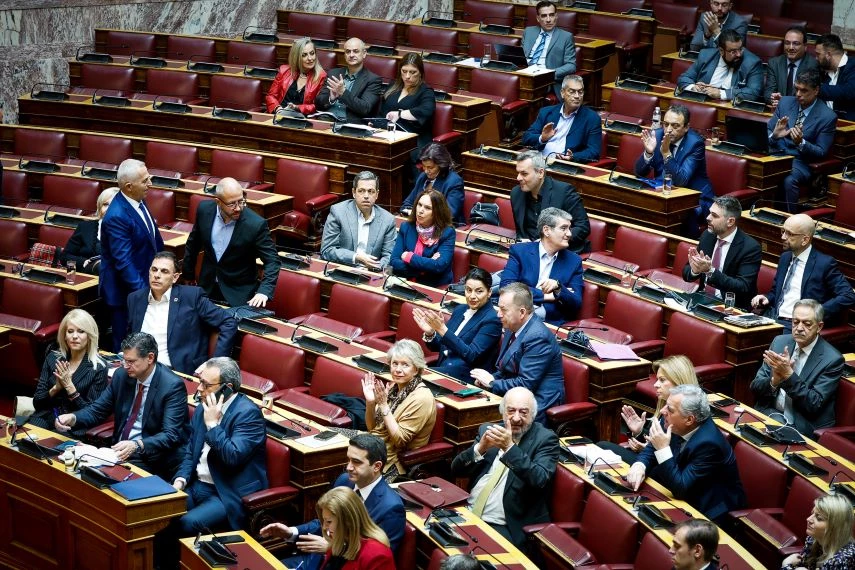 ΣΥΡΙΖΑ – Βουλή: Ούτε η μισή Κοινοβουλευτική Ομάδα δεν βρίσκεται στη σημερινή συνεδρίαση