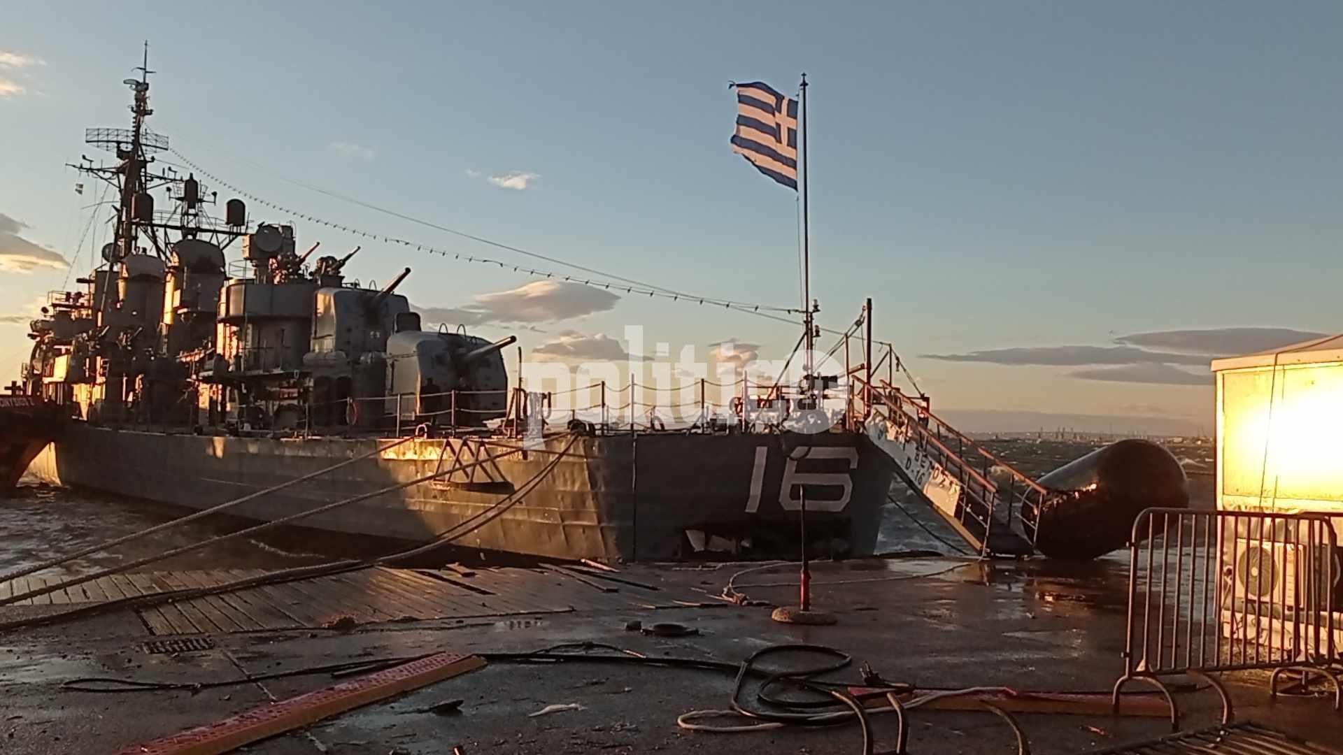Θεσσαλονίκη: Ρήγμα στην πρύμνη υπέστη το «Βέλος» από τα κύματα