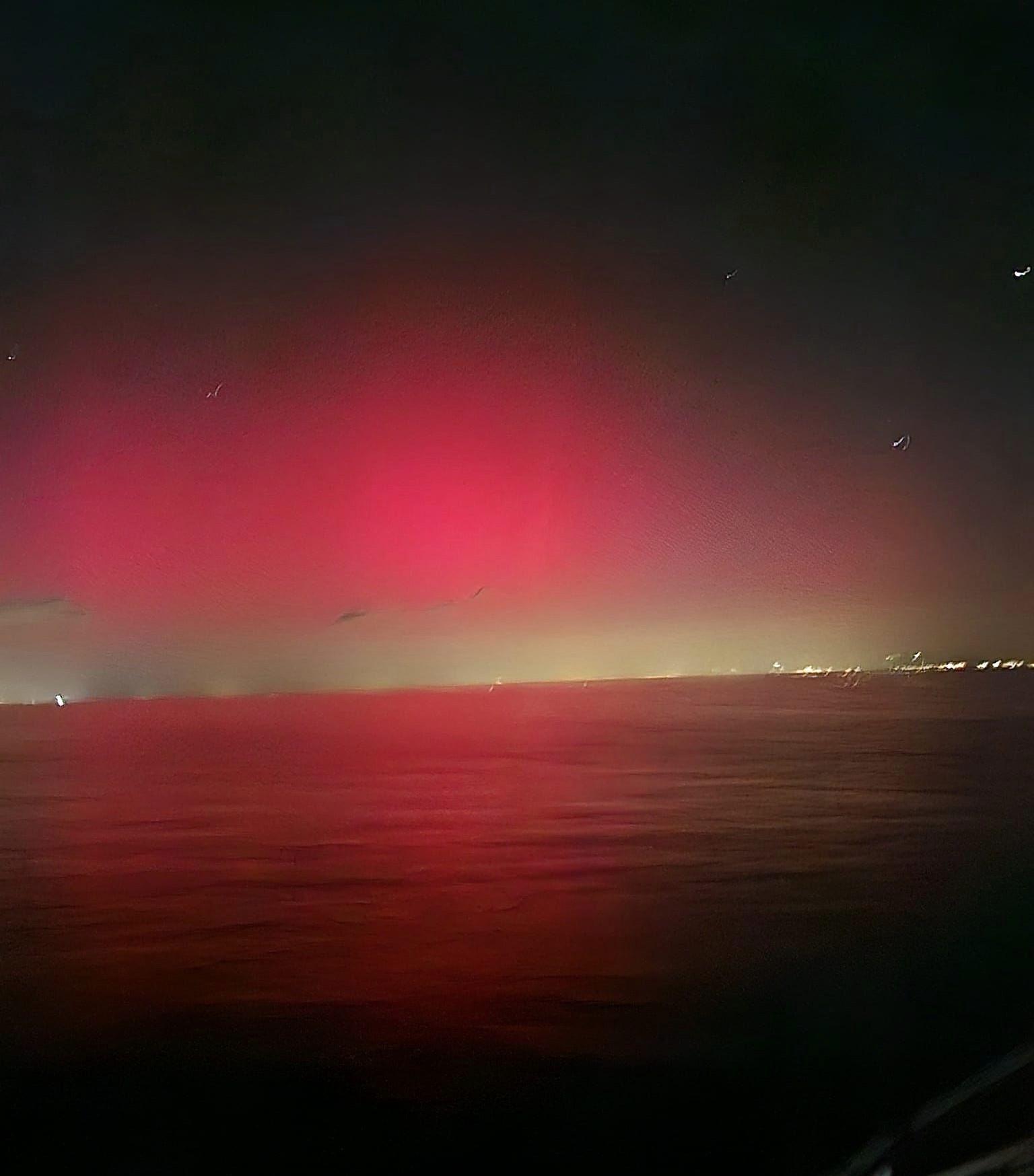 Σπάνιο φαινόμενο στον ουρανό της Θεσσαλονίκης: Εμφανίστηκε το Βόρειο Σέλας εξαιτίας ισχυρής γεωμαγνητικής καταιγίδας