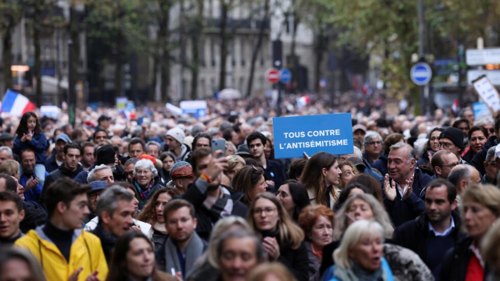 Μακρόν: Διαδηλώσεις κατά του αντισημιτισμού στη Γαλλία – «Η καρδιά μου μαζί σας»