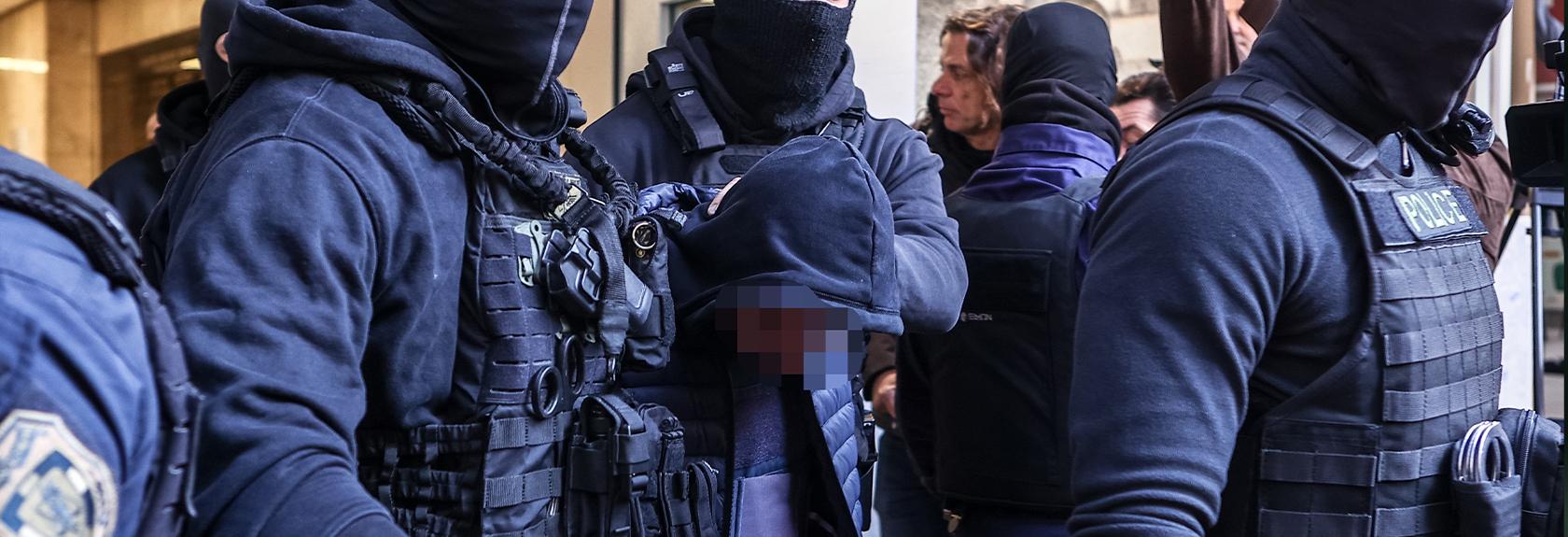 Ρέντη – δικηγόρος 18χρονου: «Νομίζω ξέρει ποιος του έδωσε τη φωτοβολίδα – Φοβάται για αυτο δεν μιλάει»